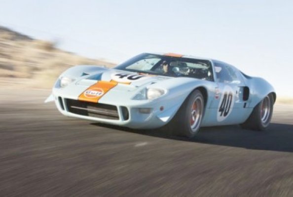 Un Ford GT40 din 1968, vândut la licitaţie în SUA